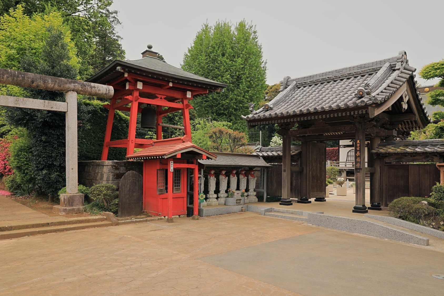 古刹・長福寺の茶庭